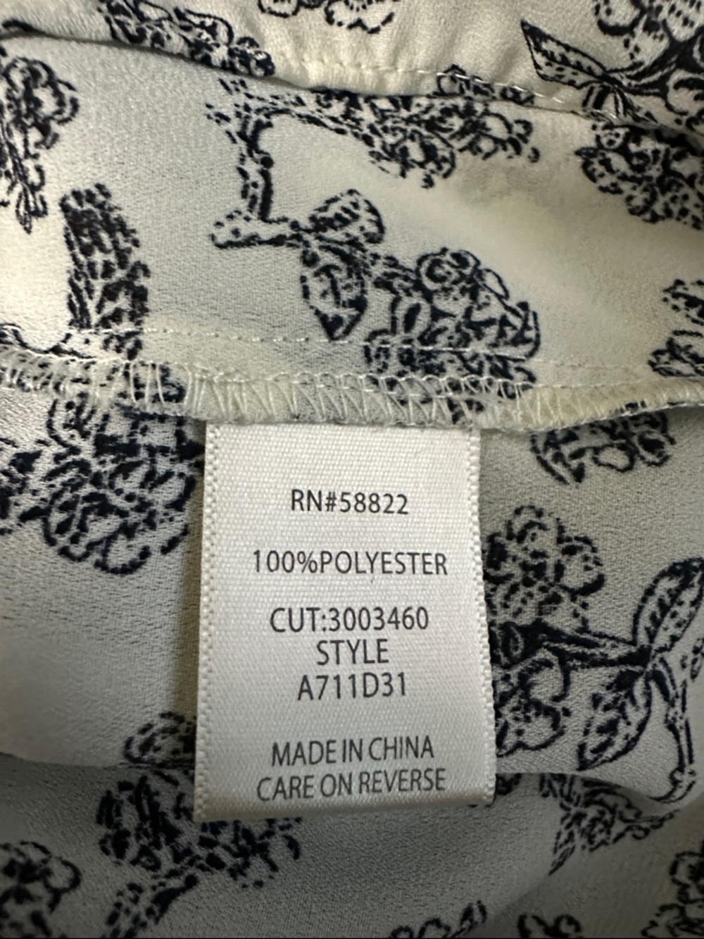 Max Studio Ruffle Sleeve Off-Shoulder Floral Peasant Blouse in Ivory & Black L - Picture 7 of 7